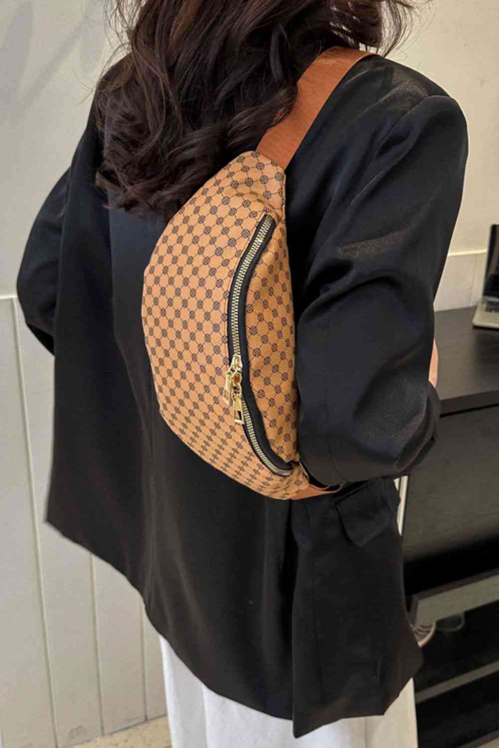 On The Go Sling Bag Shapelust