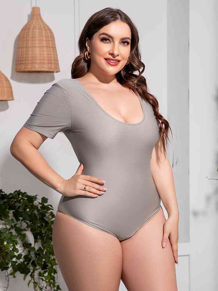 Plus Size Scoop Neck Short Sleeve One-Piece Swimsuit Shapelust