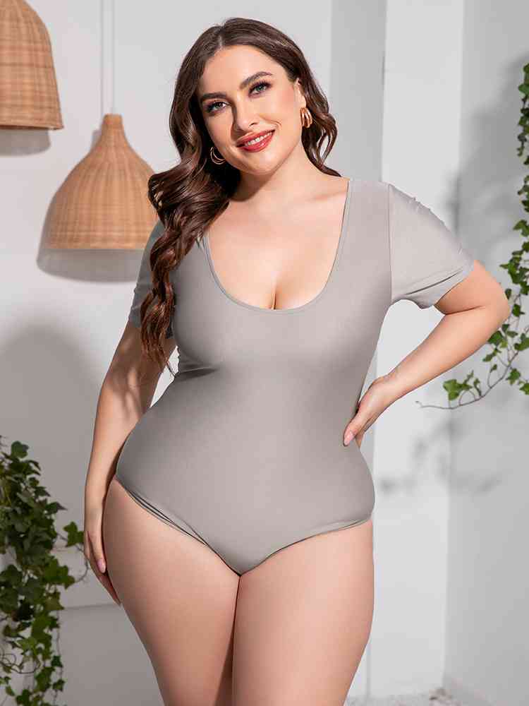 Plus Size Scoop Neck Short Sleeve One-Piece Swimsuit Shapelust