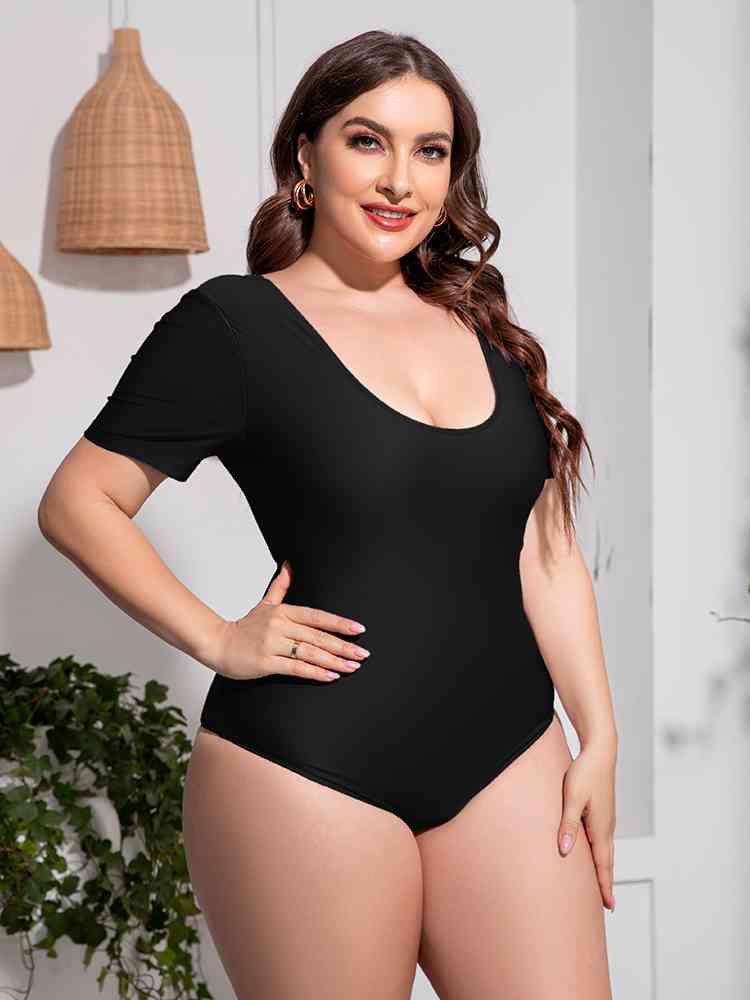 Plus Size Scoop Neck Short Sleeve One-Piece Swimsuit Shapelust