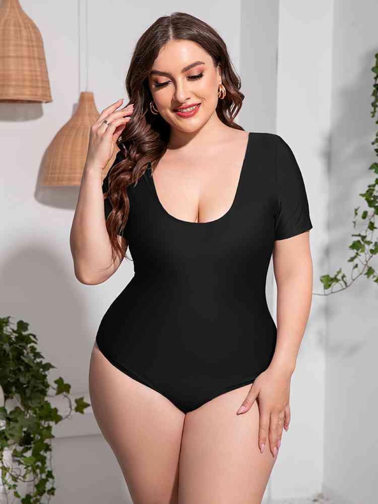 Plus Size Scoop Neck Short Sleeve One-Piece Swimsuit Shapelust