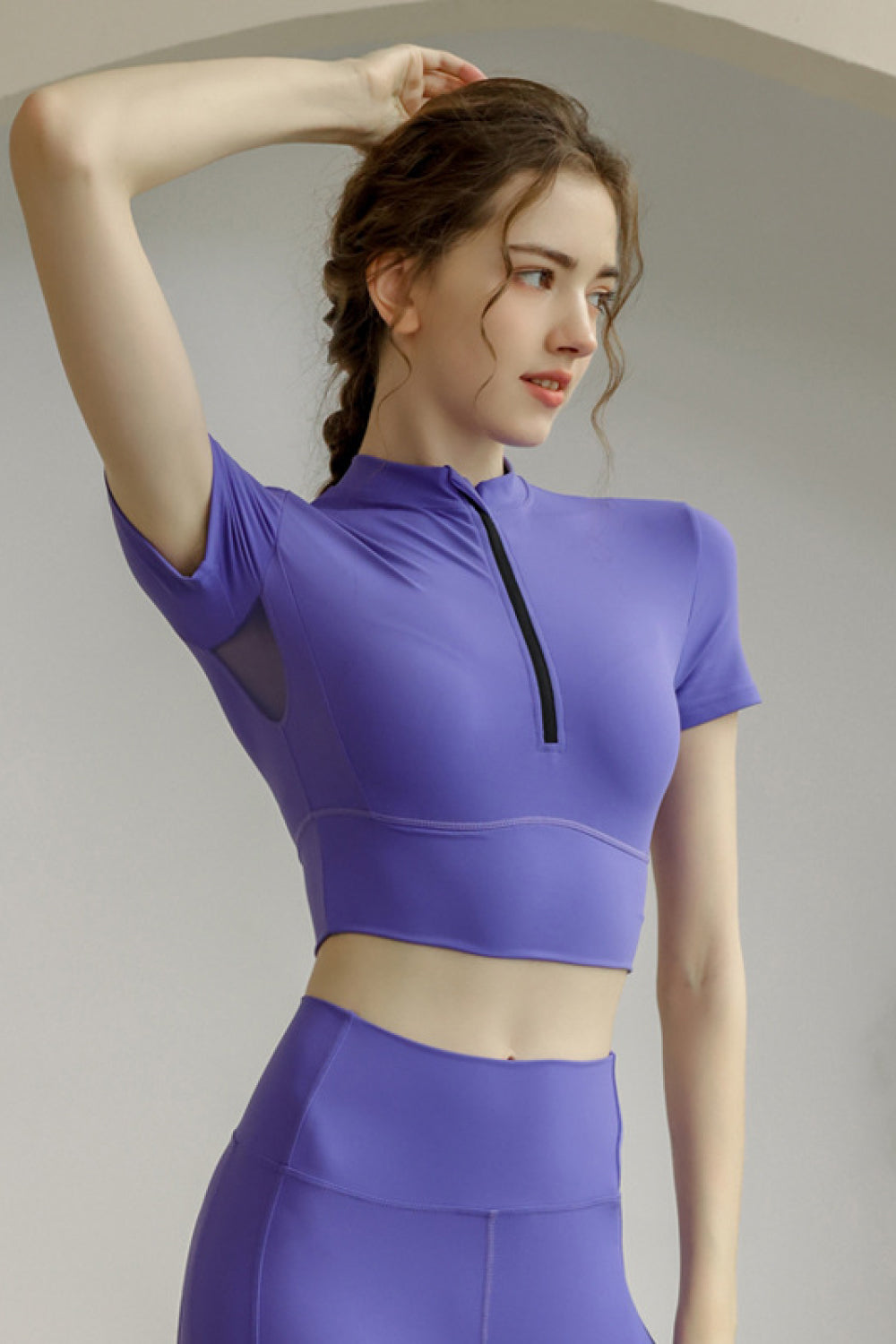 Round Neck Short Sleeve Sports Top Shapelust