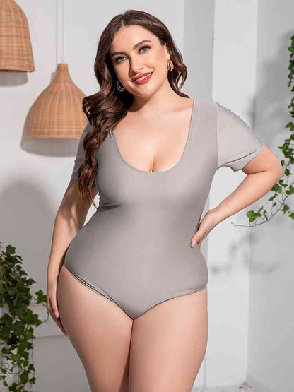 Plus Size Scoop Neck Short Sleeve One-Piece Swimsuit Shapelust