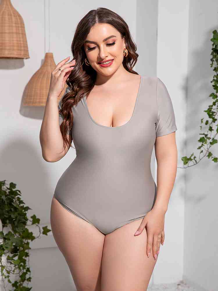 Plus Size Scoop Neck Short Sleeve One-Piece Swimsuit Shapelust